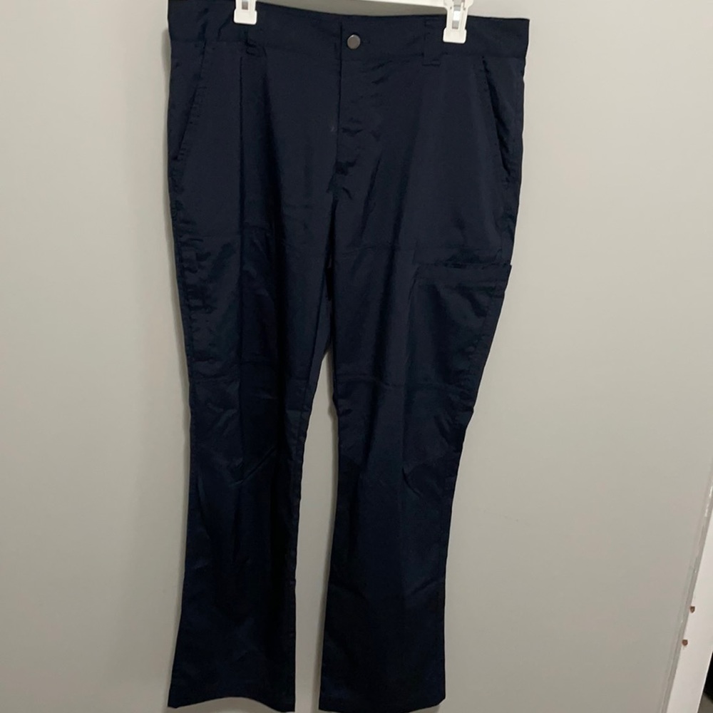 Columbia Omni-Shade NAVY pants!! Size 36x32!!✨✨LIKE NEW✨✨
